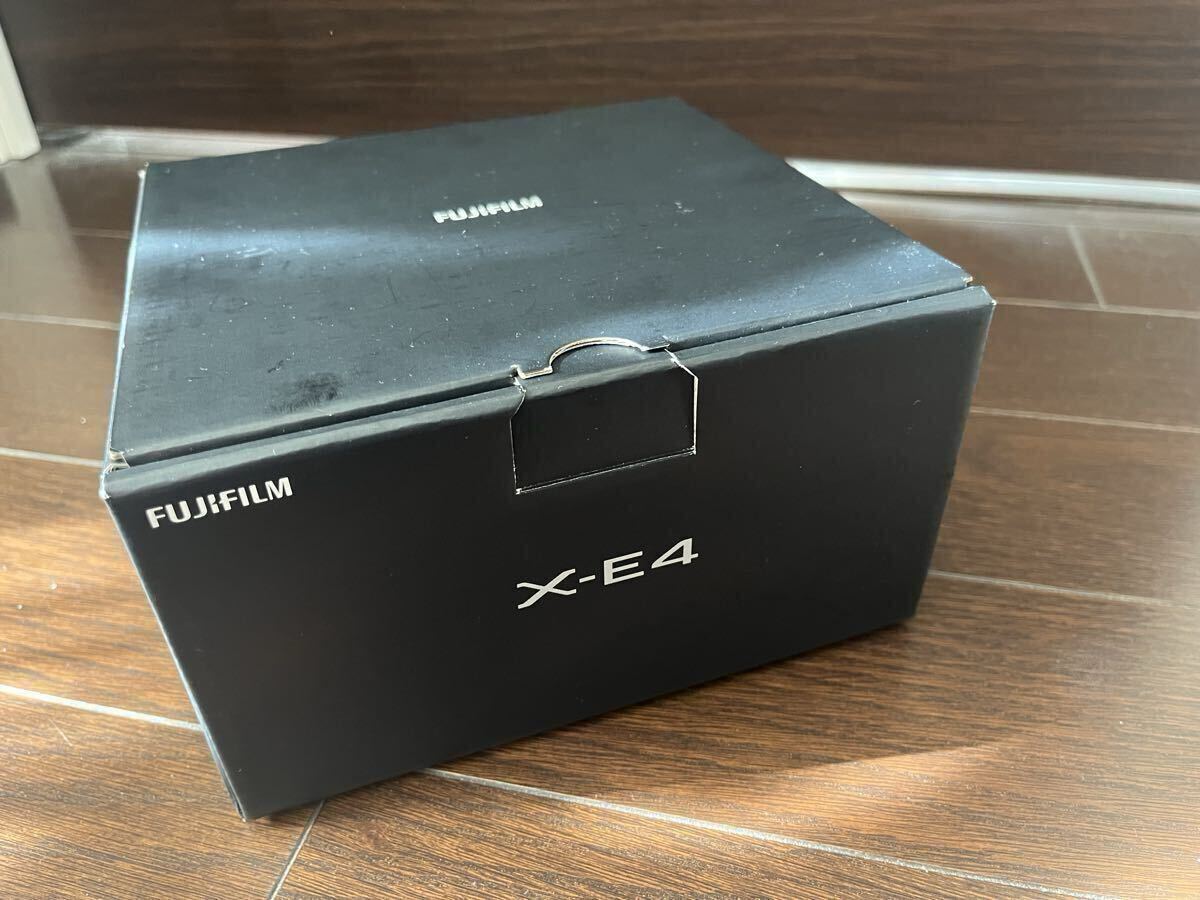  Fuji Film X-E4 корпус серебряный ремешок, аккумулятор новый товар 