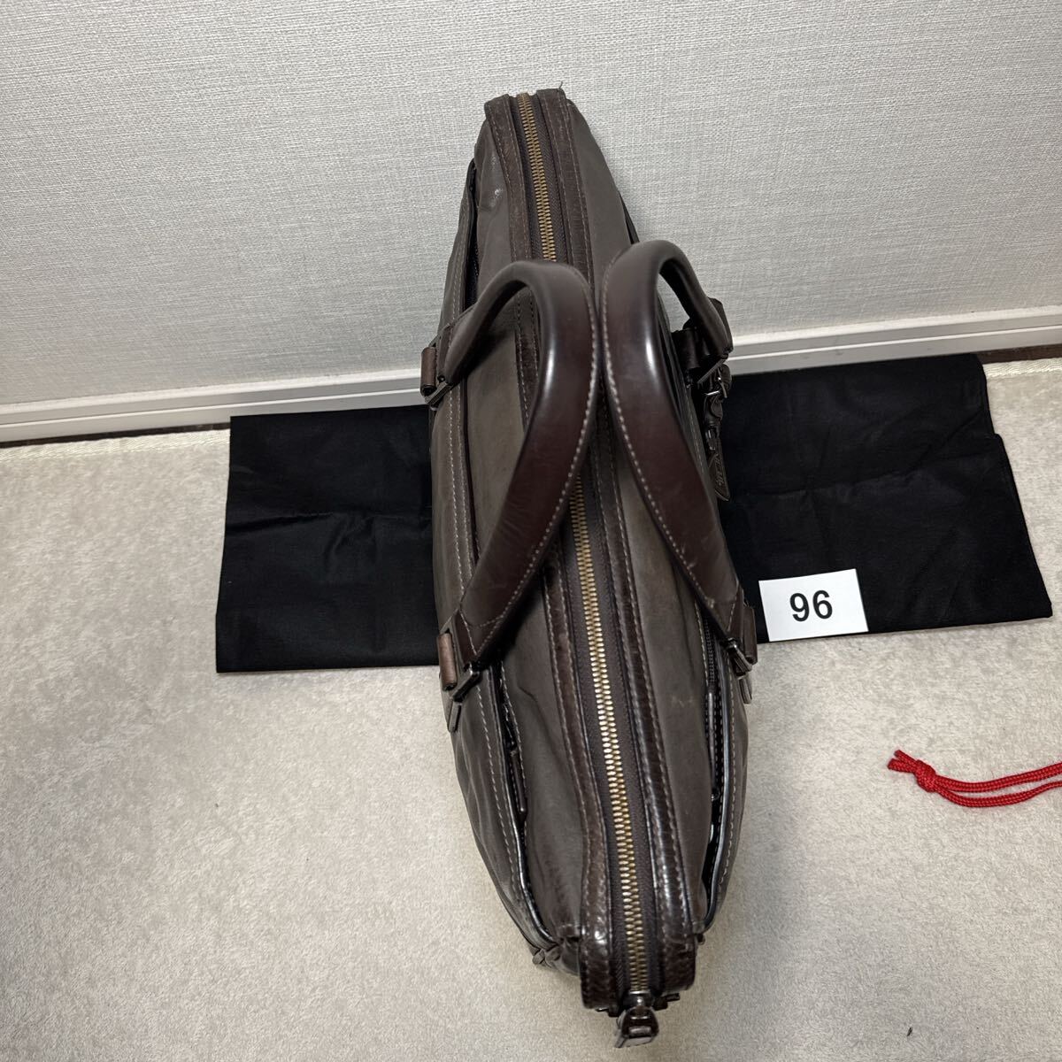 96 TUMI トゥミ ビジネスバッグ ブリーフケース オールレザー 茶 レザー_画像2