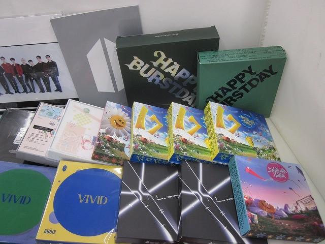 【まとめ売り 中古品】 韓流 EXO SEVENTEEN AB6IX 他 アルバム イラストボード アクリルスタンド 等 グッズセット_画像3