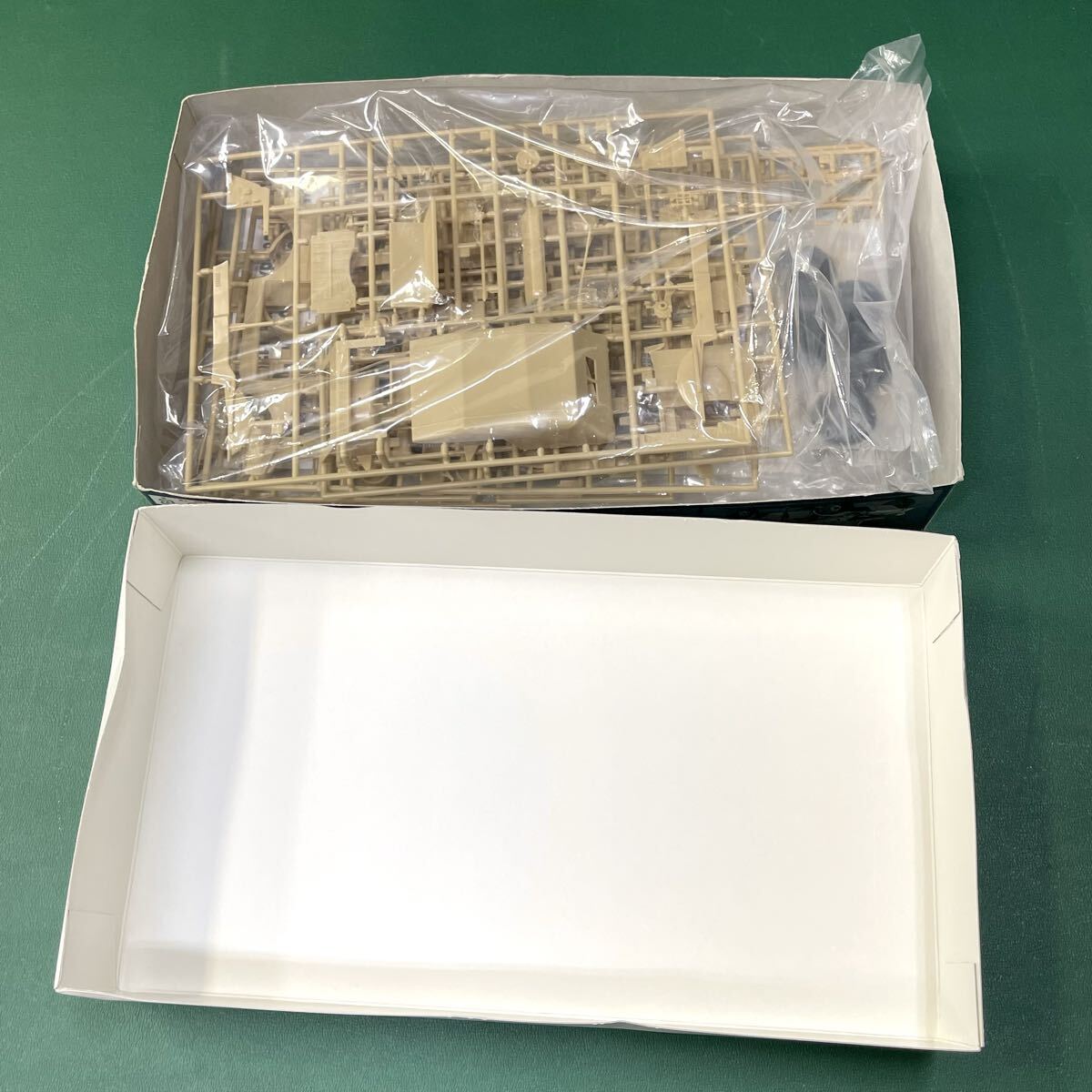 ★☆未組立保管品 Hasegawa/ハセガワ プラモデル Pkw.K1 キューベルワーゲン（バルーンタイヤ）/ブロンドガールズフィギュア_画像6