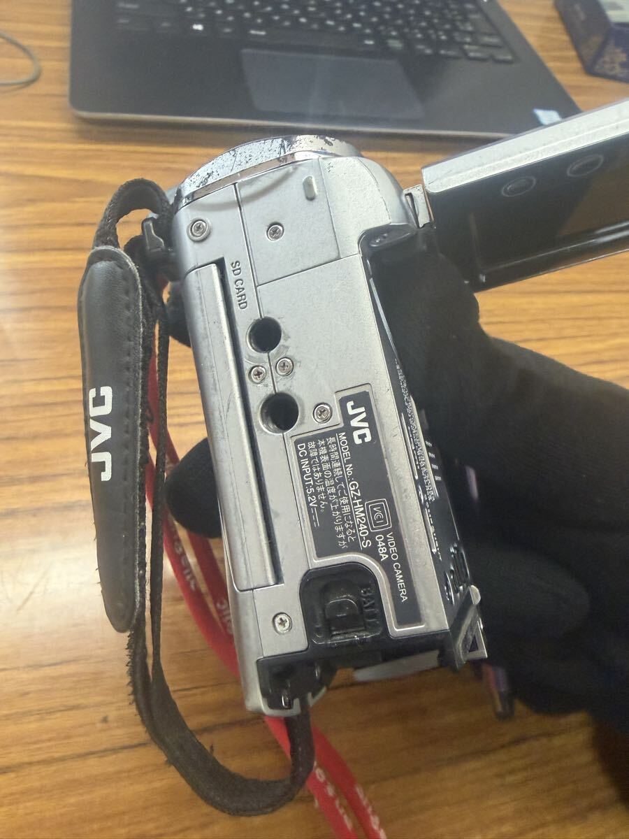 JVC ビデオカメラ　GZ-HM240-S 現状品未確認_画像2