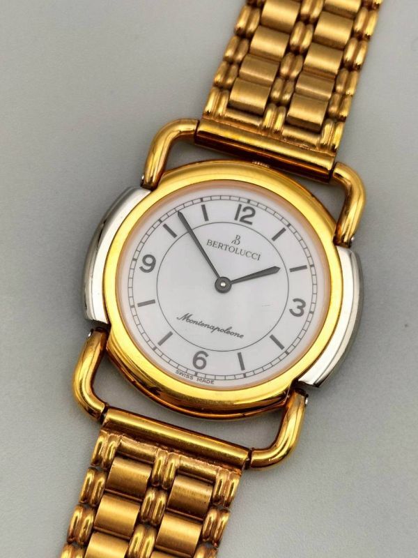 R7-636 1円~ 不動品 ベルトリッチ BERTOLUCCI montenapoleone クオーツ 腕時計 ゴールドカラー ボーイズ/レディースサイズ_画像1