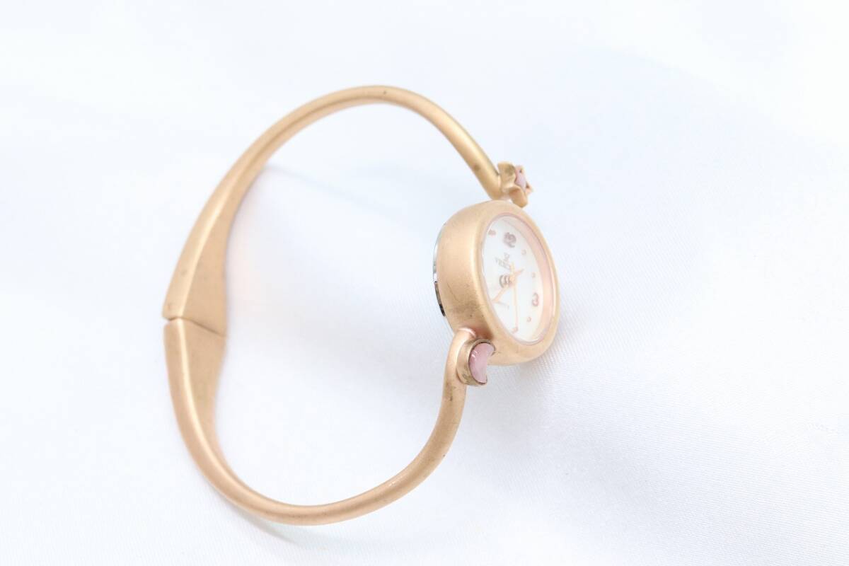 [W279-3] рабочий товар батарейка заменен VEXCELvek cell звезда месяц браслет часы наручные часы 0Y048 женский [ стоимость доставки единый по всей стране 185 иен ]