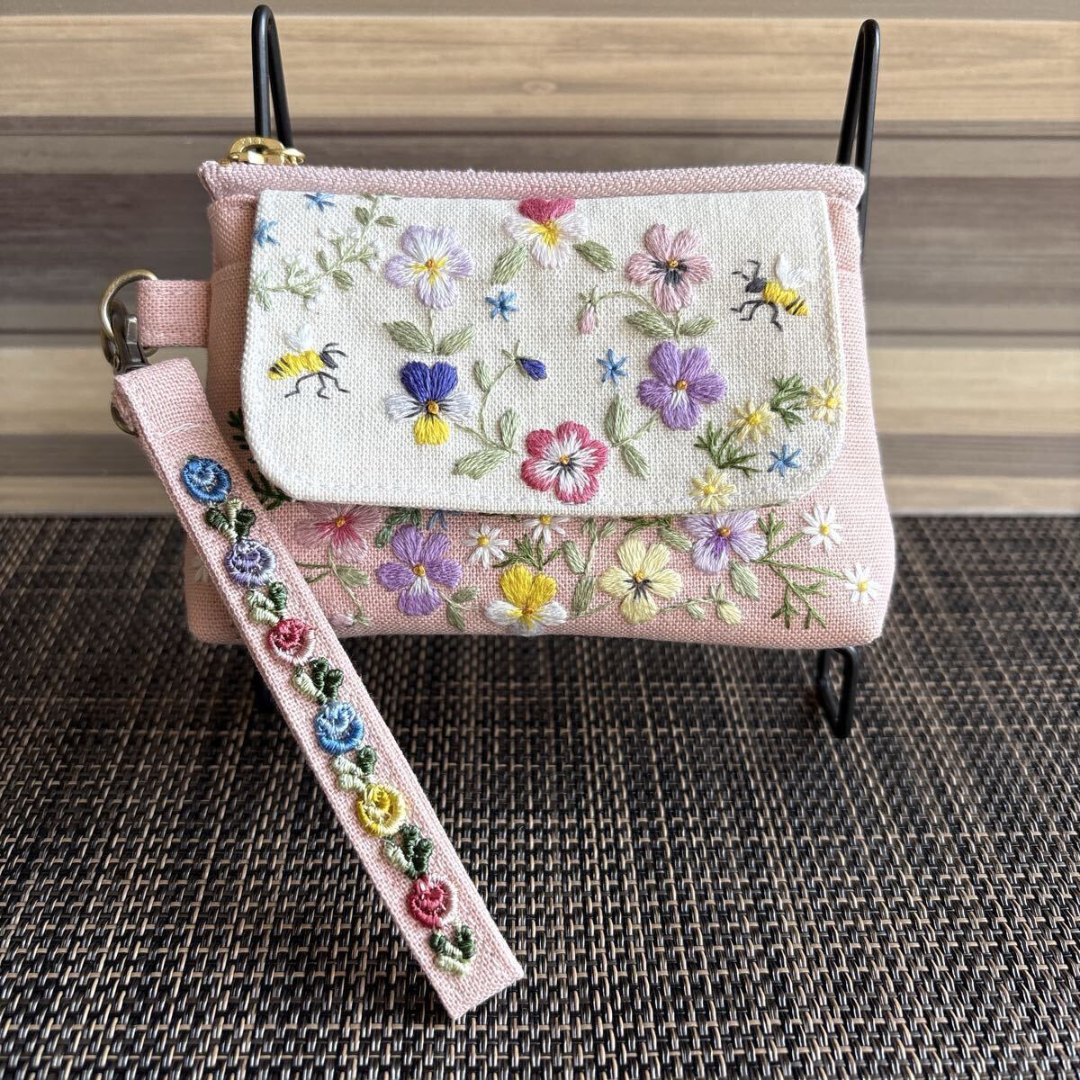 【ハンドメイド】手刺繍 ミニポーチ コインケース_画像3