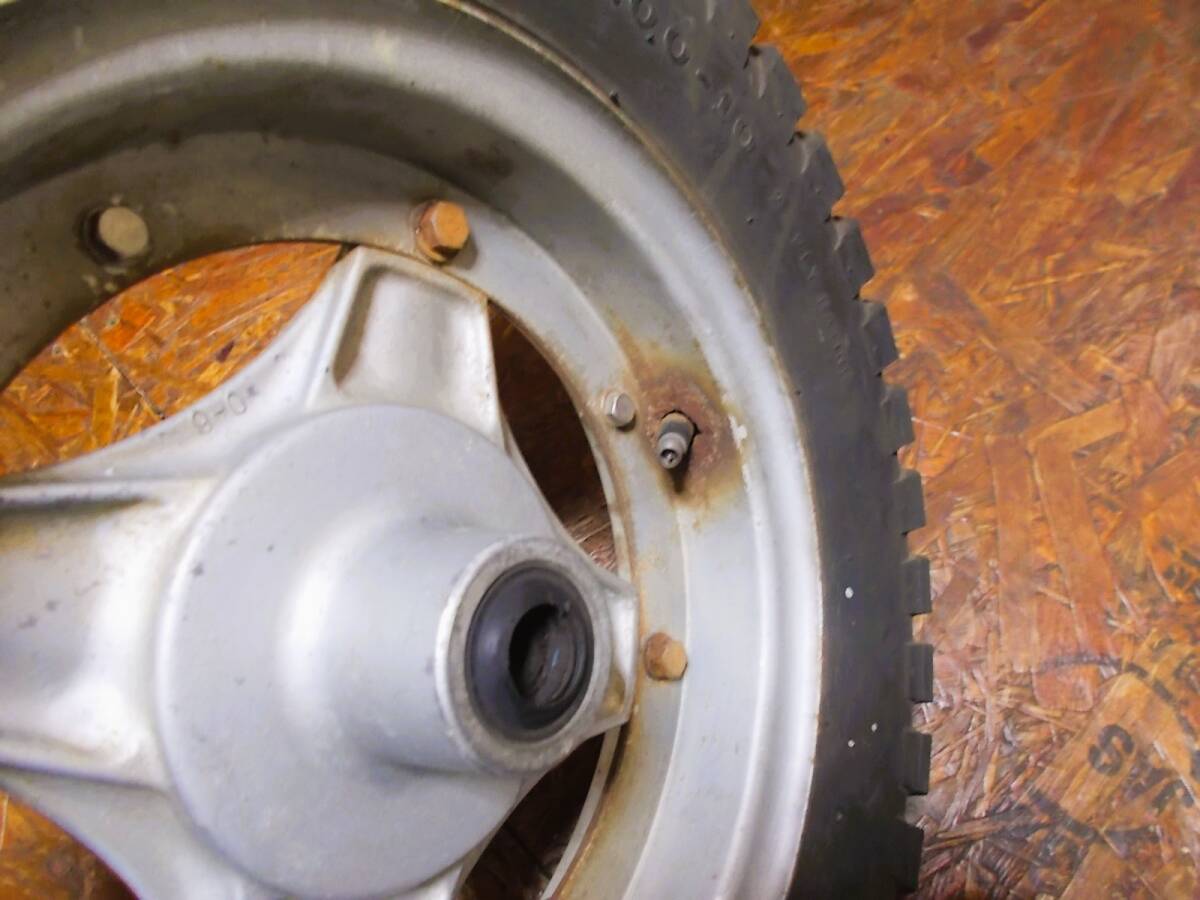 ダックス70 フロントハブ ホイール 4本スポーク _画像3