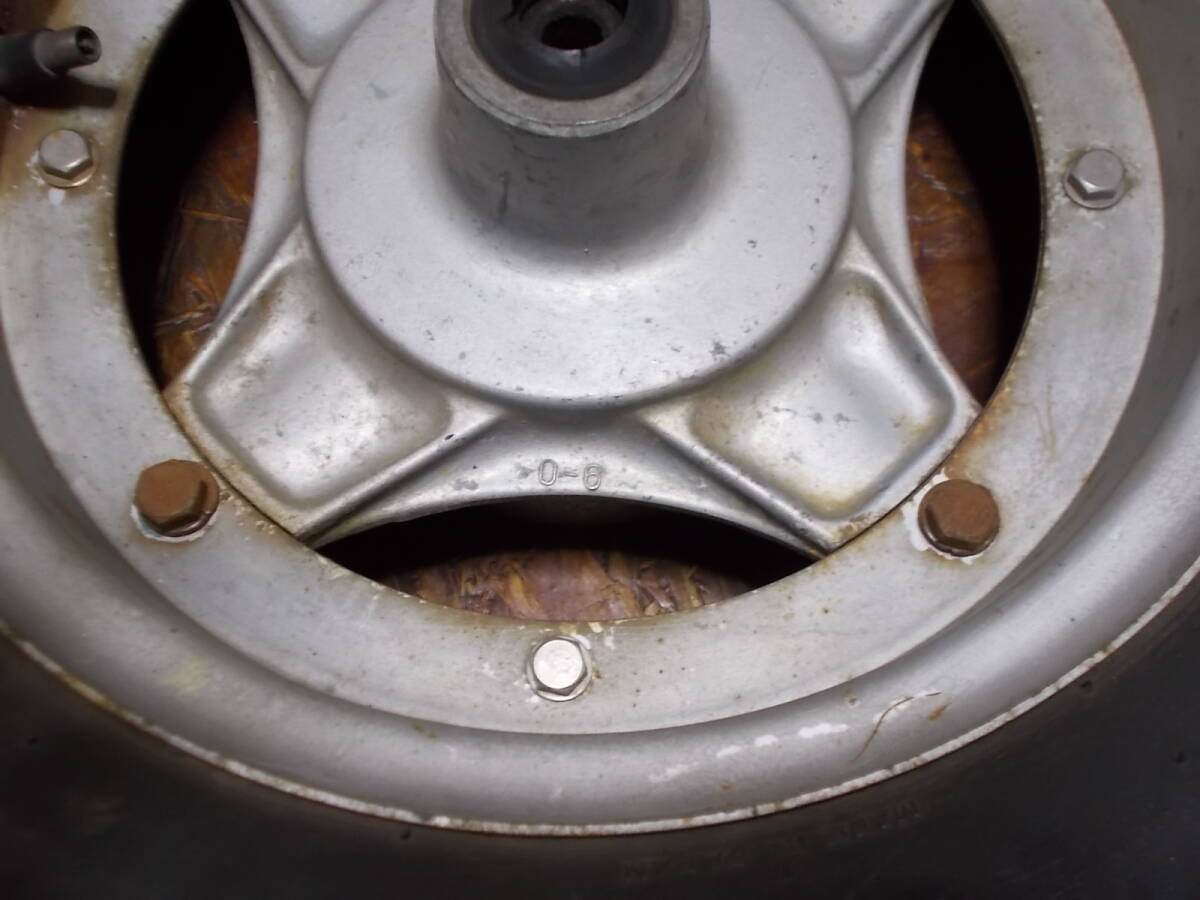 ダックス70 フロントハブ ホイール 4本スポーク _画像6