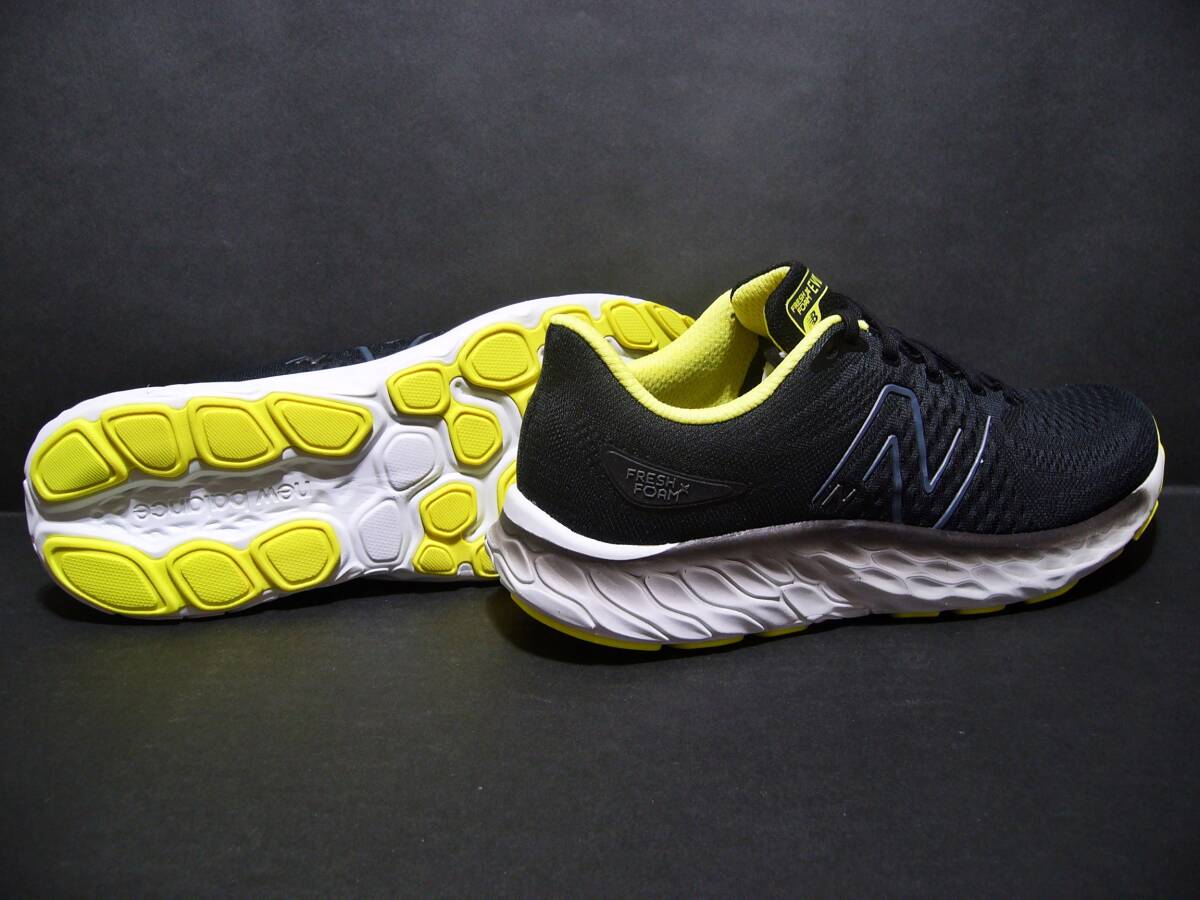 【　送料無料・新品・未使用　】　定価12,100円　ニューバランス　new balance　フレッシュフォーム X イーボス V3 ブラック　25.5cm [2E]_画像3