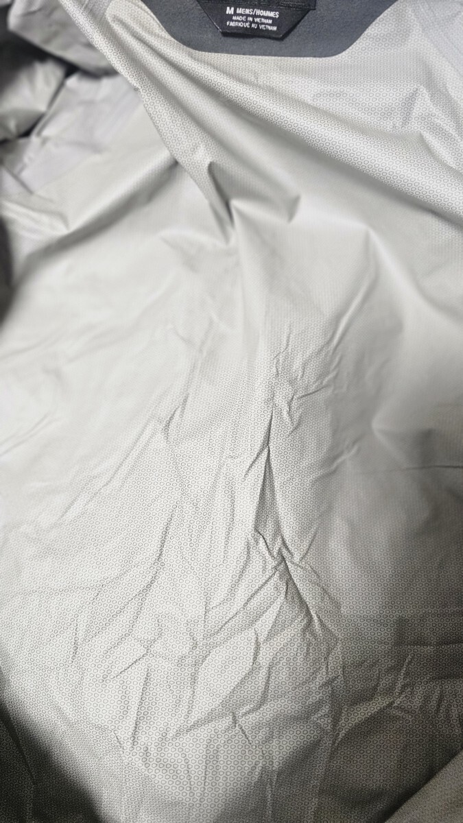 正規品 patagonia　パタゴニア　マウンテンパーカー サイズ Ｍ_画像7