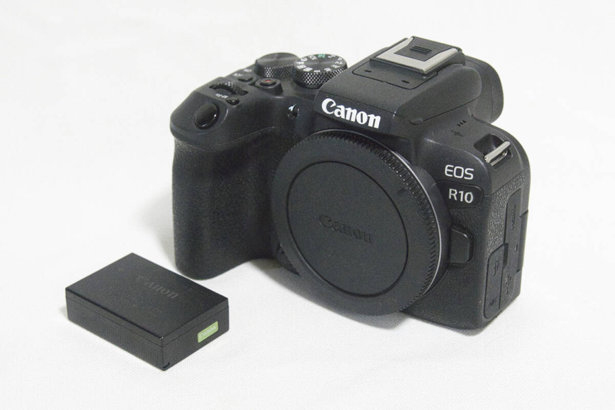 CANON EOS R10