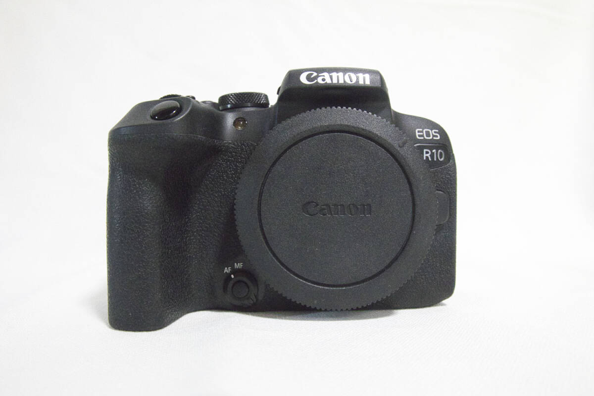 CANON EOS R10