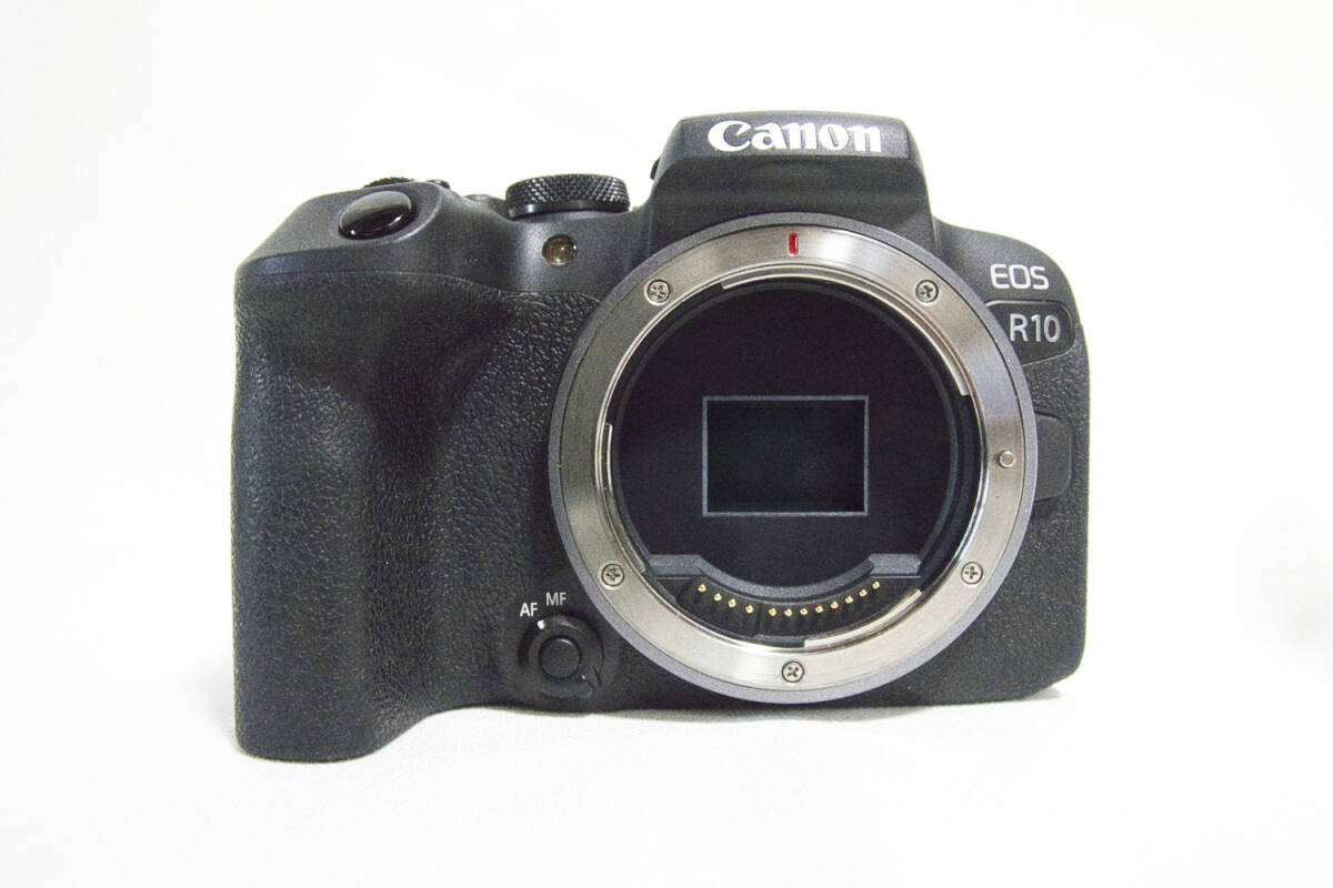 CANON EOS R10