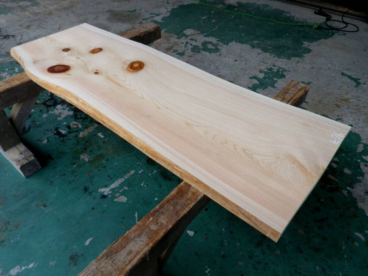 長157*幅47-57*厚3.6　桧76の木材木工材,一枚板自然木無垢材ＤＩＹ　テーブル天板　ヒノキ_画像2