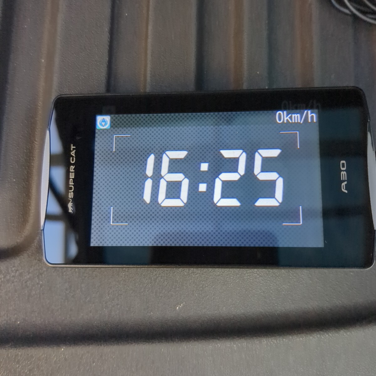 ユピテル A30 yupiteru レーダー GPSレーダー探知機 スピードメーター メーター 時計 カレンダー obd2 セルスター コムテック _画像2