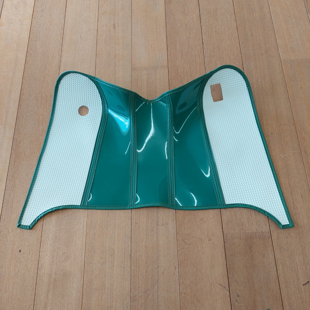 富士重工ラビットジュニア、S301.125cc足元マット、白ピラミッド、センターをグリーンorブルーで仕上げました!_画像2