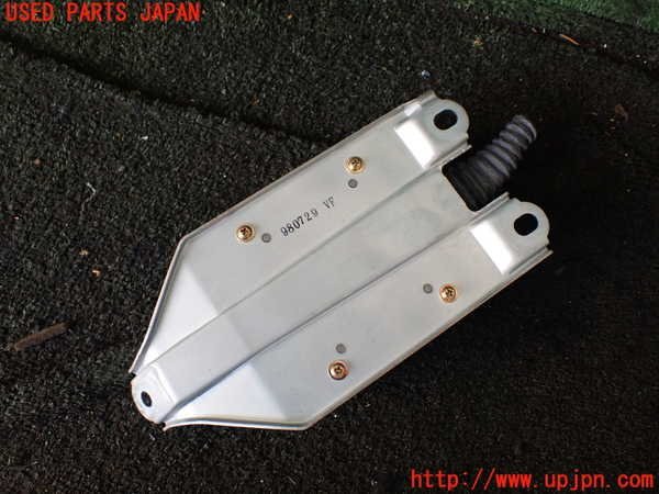 5UPJ-23466145]ハイエースワゴン100系(KZH106W)エアバッグコンピューター 中古_画像3