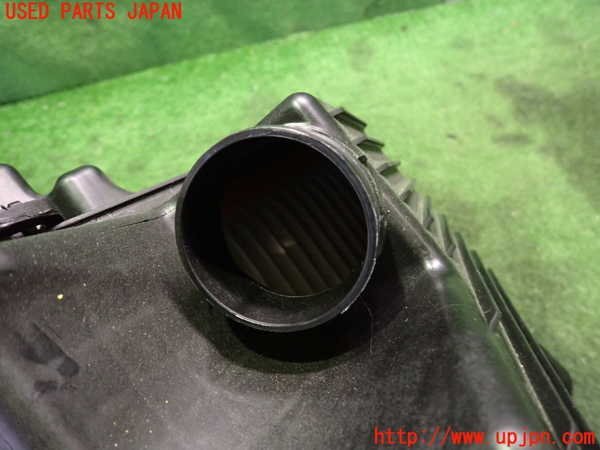 5UPJ-25582560]ルノー・トゥインゴ(AHH4B)エアクリーナーボックス 中古_画像3