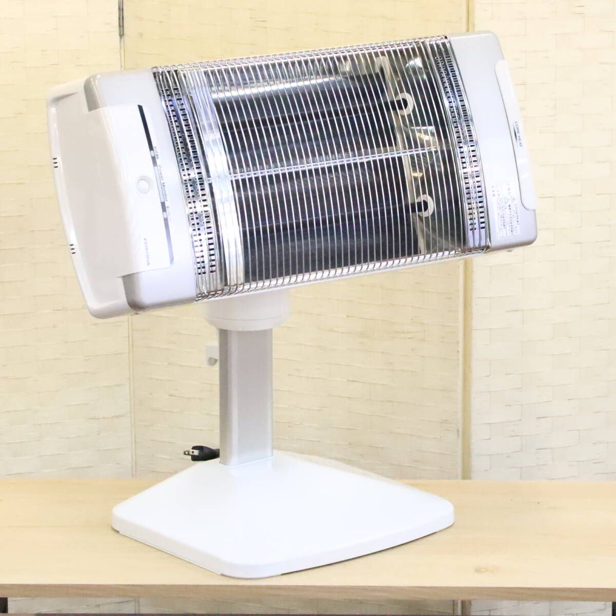 あ//はH0106【良品・保管品】 CORONA コロナ　遠赤外線暖房機　コアヒート　AR-1222R-SS 2022年製　動作品_画像2