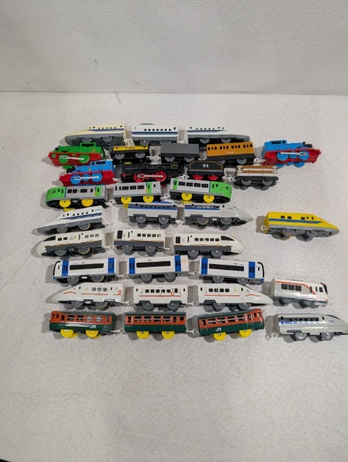 a//.M0232. Plarail машина различный много 