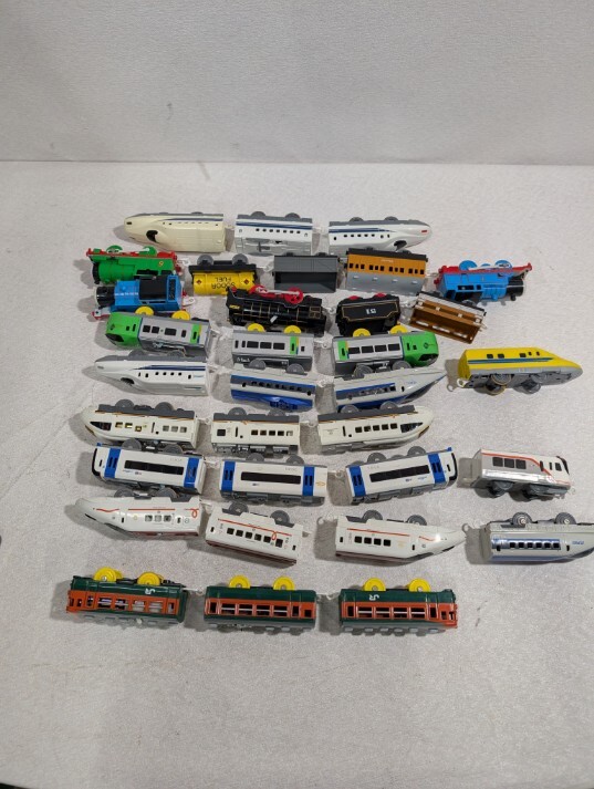 a//.M0232. Plarail машина различный много 