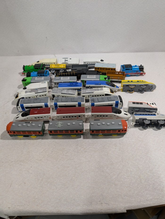 a//.M0232. Plarail машина различный много 