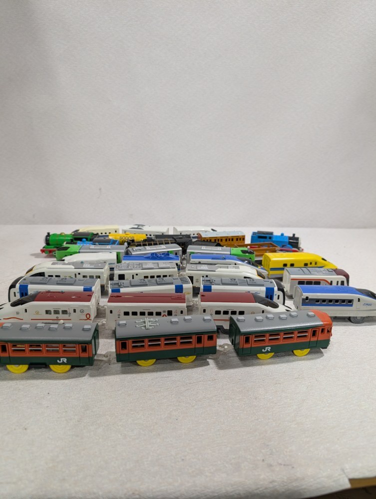 a//.M0232. Plarail машина различный много 