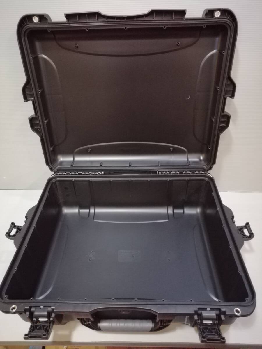 あ//H0647 　NANUK ナヌーク　防水キャリングケース　NANUK945 NK945B 　内装スポンジフォーム無タイプ_画像2