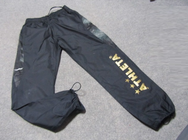 ★即決★アスレタ 薄手ナイロンパンツ １６０CMサイズ 黒_画像1