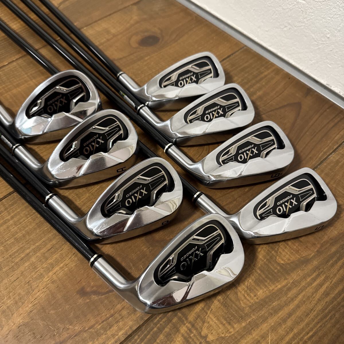 ゼクシオ　フォージド アイアン　MX3000 フレックスR 5〜p AW SW 8本セット　　カーボンシャフト　送料無料　_画像1