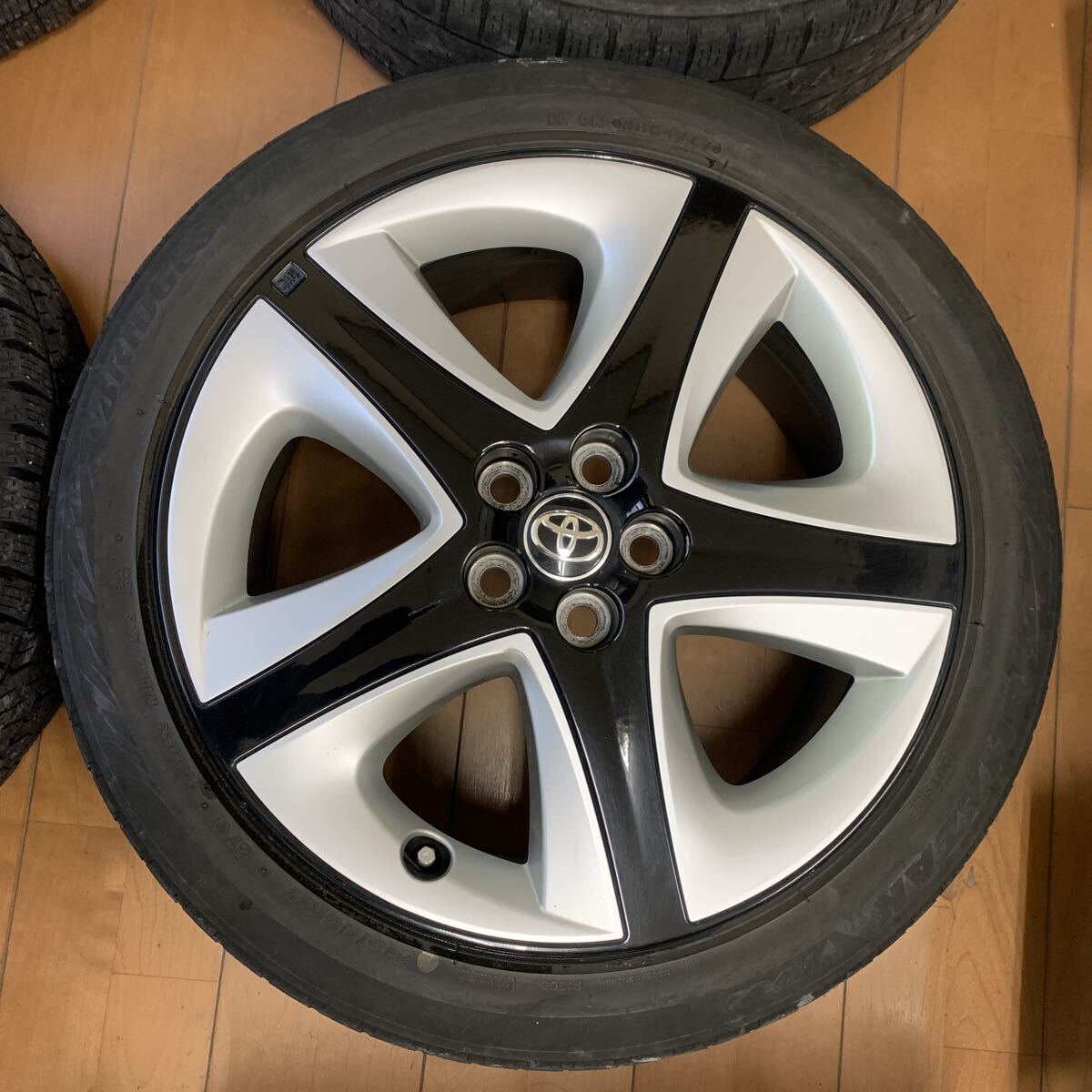 【美品以上,ガリ傷なし,個人宛業者宛可,当日発送】トヨタ 50 プリウス A ツーリング プレミアム 17インチ トヨタ 純正 ホイール 25NV2-02_画像5