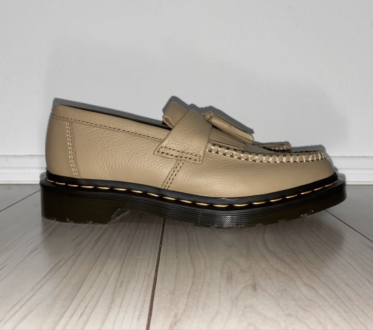 美品 Dr.Martens ADRIAN TASSEL LOAFER YS UK5 24cm ドクターマーチン エイドリアン タッセル ローファー タン ベージュ ブラウン 茶_画像3
