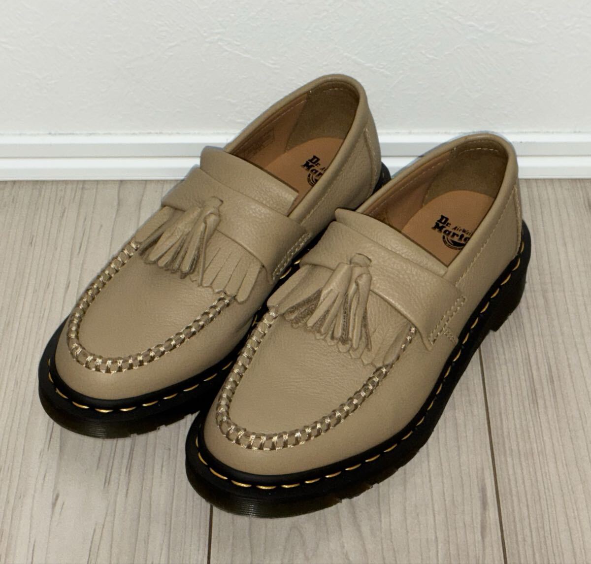 美品 Dr.Martens ADRIAN TASSEL LOAFER YS UK5 24cm ドクターマーチン エイドリアン タッセル ローファー タン ベージュ ブラウン 茶_画像1