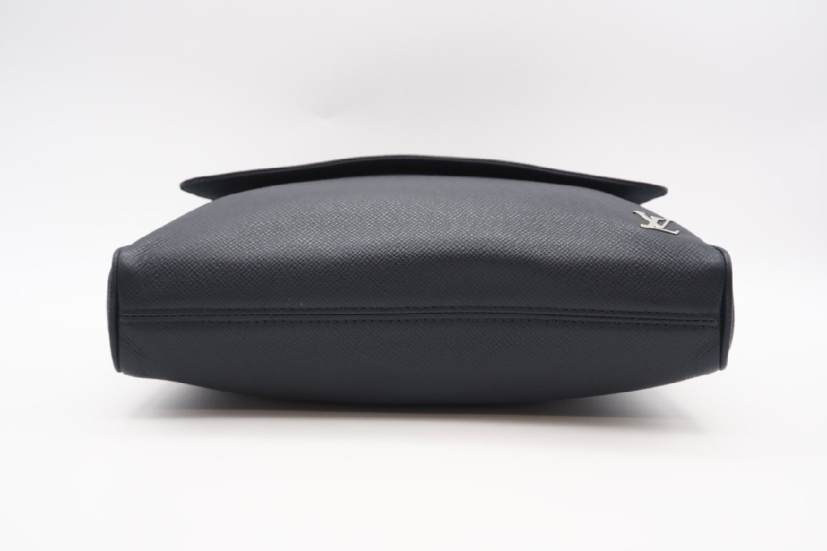 ★３日以内返品可★ LOUIS VUITTON ルイ ヴィトン M30261 タイガ アレックス メッセンジャー ブルーマリーヌ バッグ_画像3