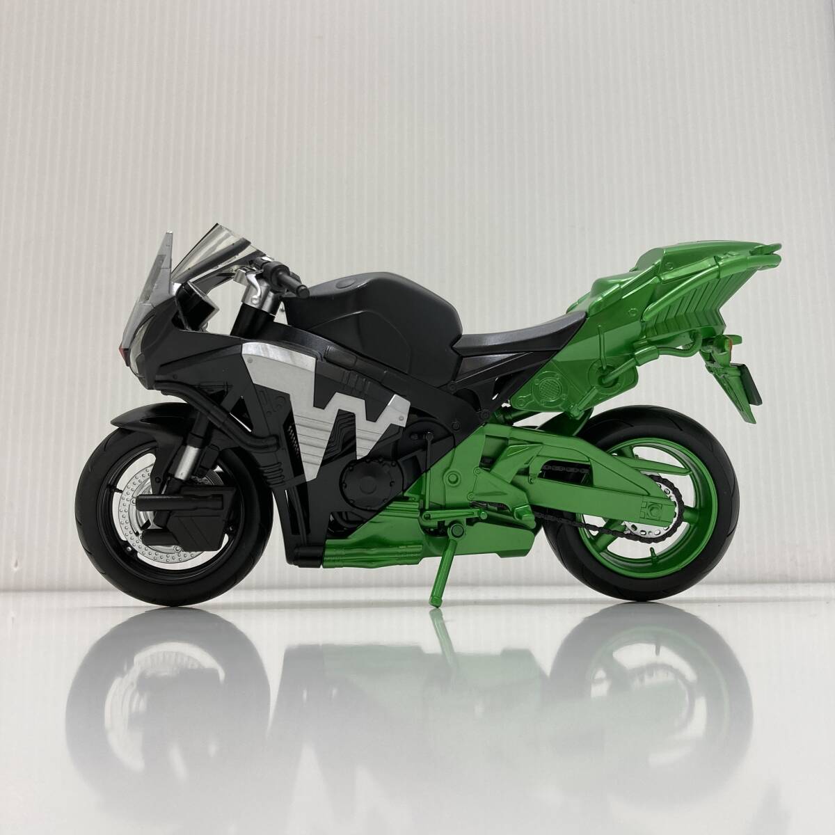 【中古】S.H.Figuarts ハードボイルダー 風都探偵アニメ化記念 魂ウェブ商店 風都探偵/風都探偵 仮面ライダースカルの肖像_画像3