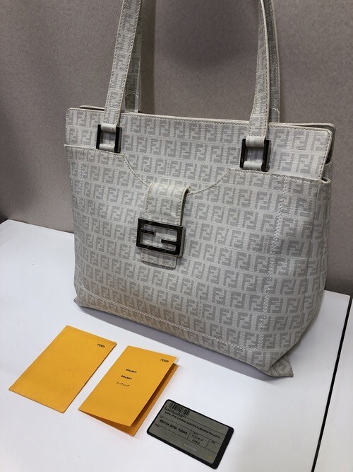 1923 FENDI フェンディ ハンドバッグ 商品カード付_画像1