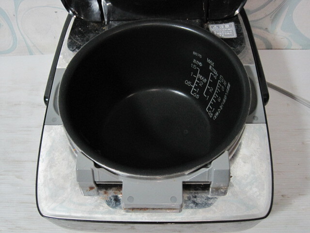 11-428♀ZOJIRUSHI/象印 圧力IH炊飯ジャー/炊飯器 5.5合炊き NW-LA10 20年製♀_画像4