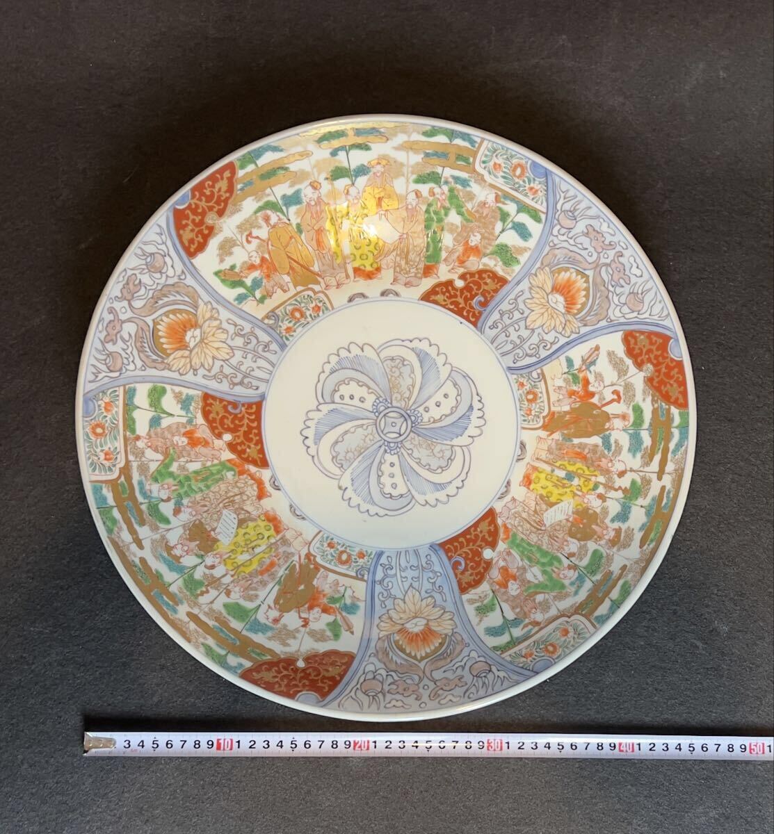 古伊万里　大皿 (直径約45cm) 金蘭手色絵人物紋様　飾り皿　骨董　江戸後期　_画像9