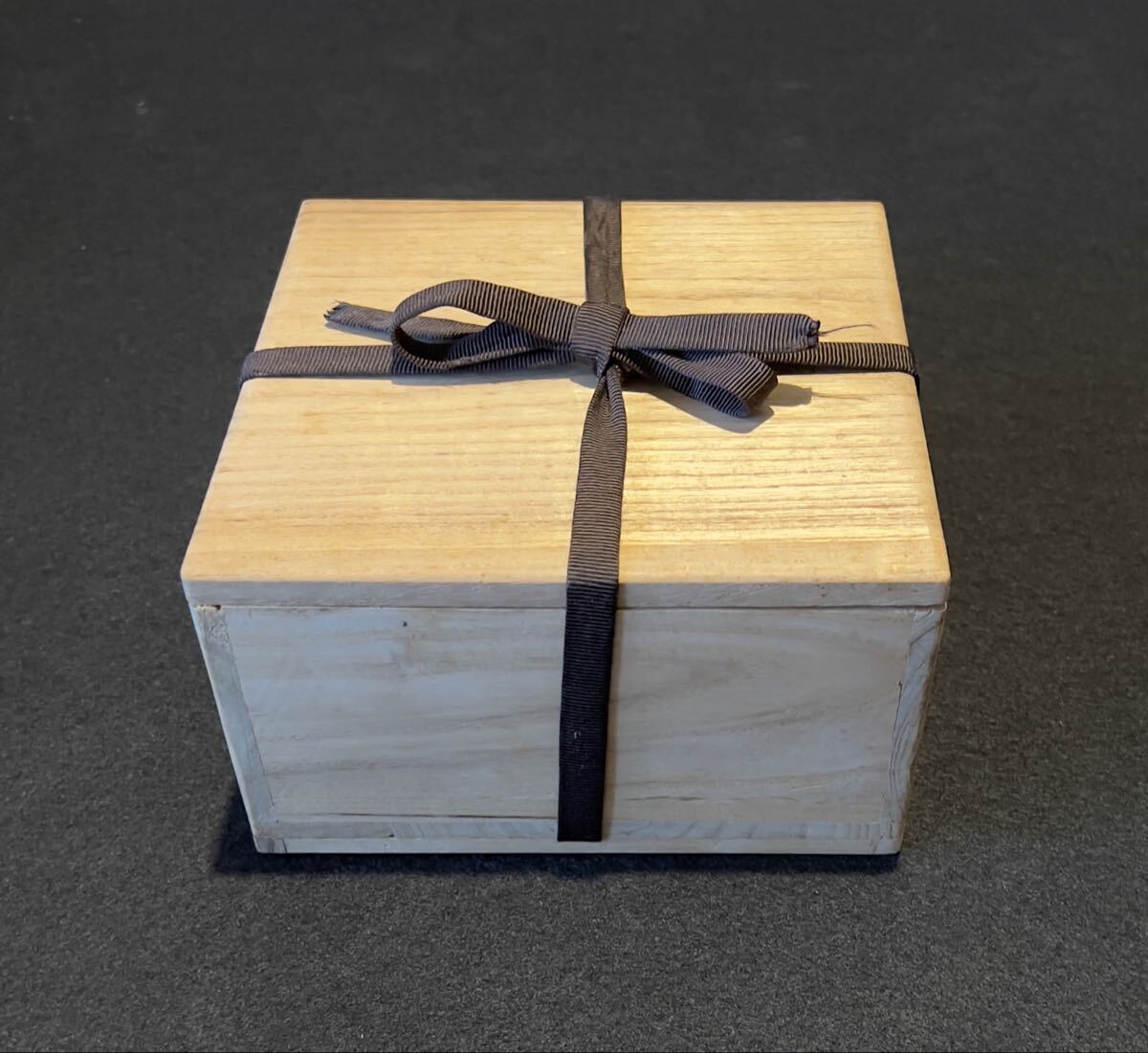 古伊万里 江戸中期 古染付 花鳥紋輪花皿 桐箱付 小皿 骨董品 時代物 _画像6