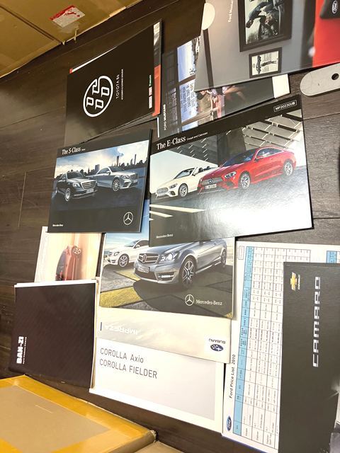 □S1127-1:車カタログ　まとめ　大量　国産車　外車　クラウン/シルヴィア/セリカ/ジャガー/ヤリス　他　宝探し　約70冊前後_画像8