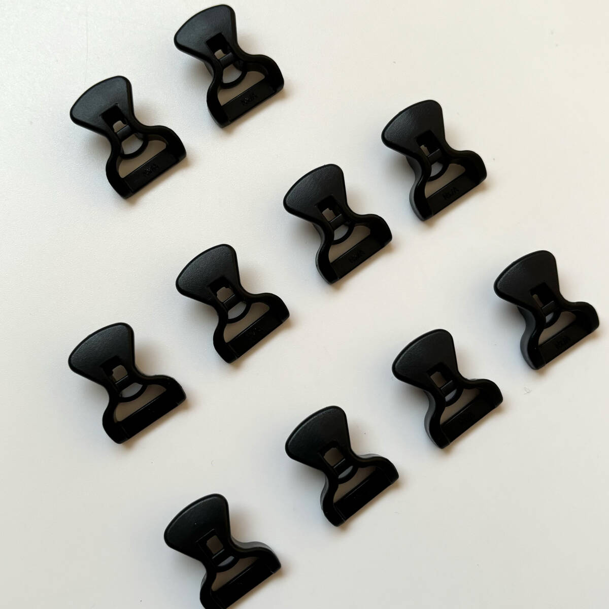 【ITW NEXUS*プラスチックパーツ*linelock LL-654-3000*2.5㎜~3㎜コード+13mmテープ用アジャスター*ブラック*10個*Make Your Own Gear】_画像2