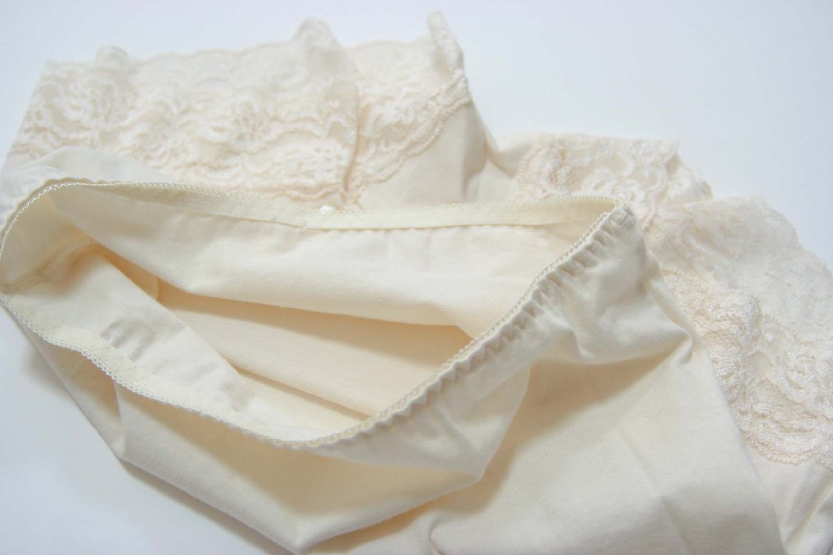 送料無料◆2色組◆お腹すっぽり◆綿９５％◆柔らか１分丈ショーツ(3L/グリーン&ベージュ)◆深履きタイプ◆食い込みにくい幅広レース◆78950_画像7