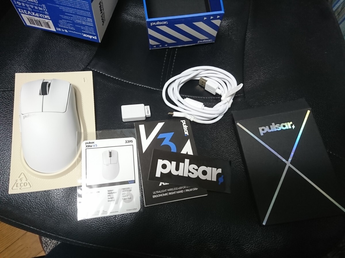 Pulsar Xlite V3 mini ゲーミングマウス_画像4