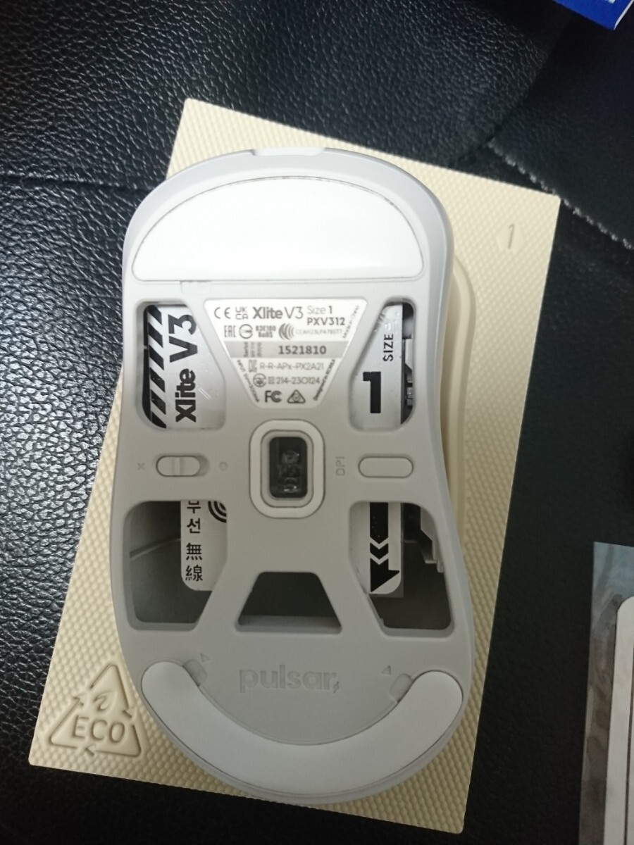 Pulsar Xlite V3 mini ゲーミングマウス_画像3