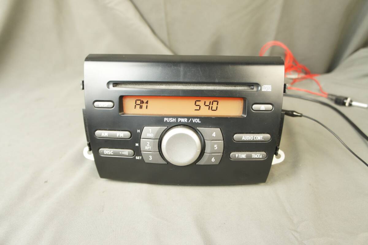 動作OK 86180-B2410 オーディオ L175S L185S ムーヴ 松下電器 ヘッドユニット 純正形状 CD AM FM CQ-JD8601AK ダイハツ 純正 @14910s_画像1