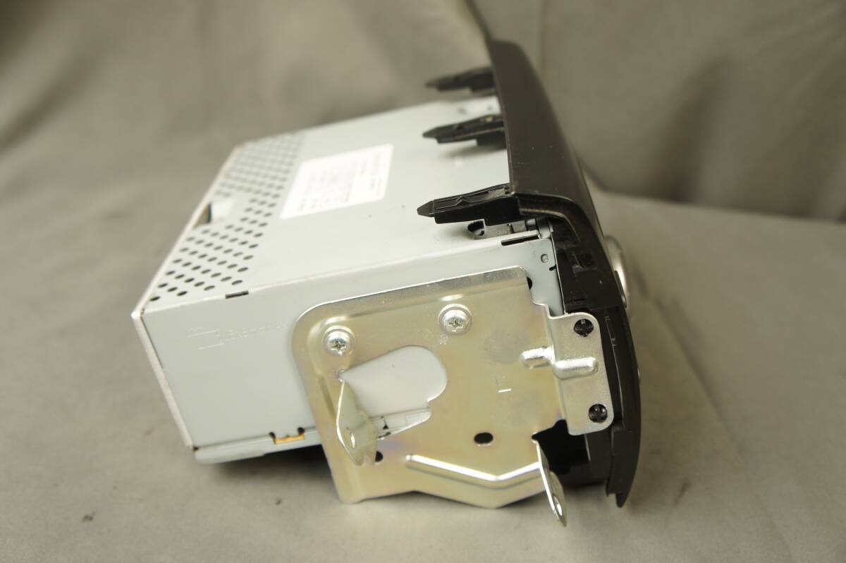 動作OK 86180-B2410 オーディオ L175S L185S ムーヴ 松下電器 ヘッドユニット 純正形状 CD AM FM CQ-JD8601AK ダイハツ 純正 @14910s_画像5