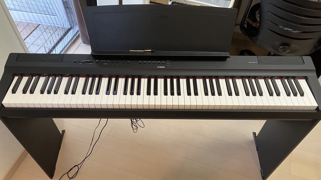 USED ヤマハ YAMAHA 電子ピアノ Pシリーズ ブラック P-125 ペダル スタンド付き_画像1