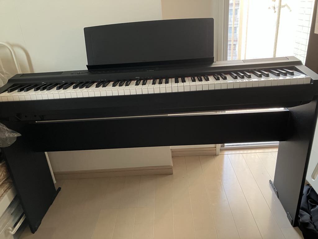 USED ヤマハ YAMAHA 電子ピアノ Pシリーズ ブラック P-125 ペダル スタンド付き_画像2