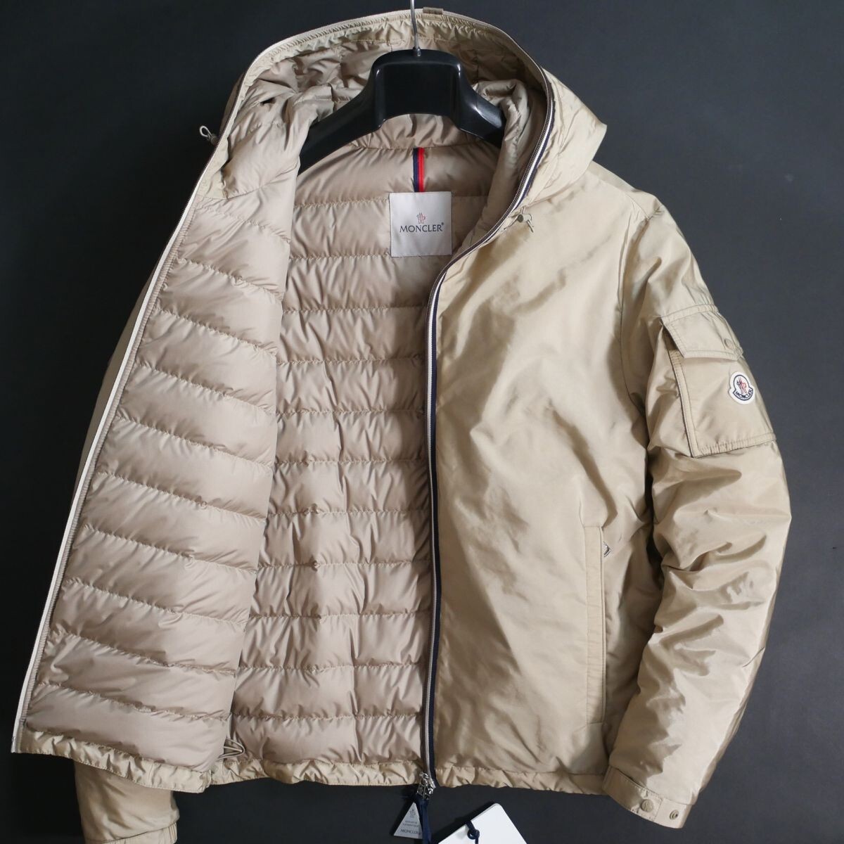 終了前日午後9時迄ご入札●dt173●2●4●選択可●現行/定価28.7万円●MONCLERモンクレール●ダウンジャケット●メンズ_画像6