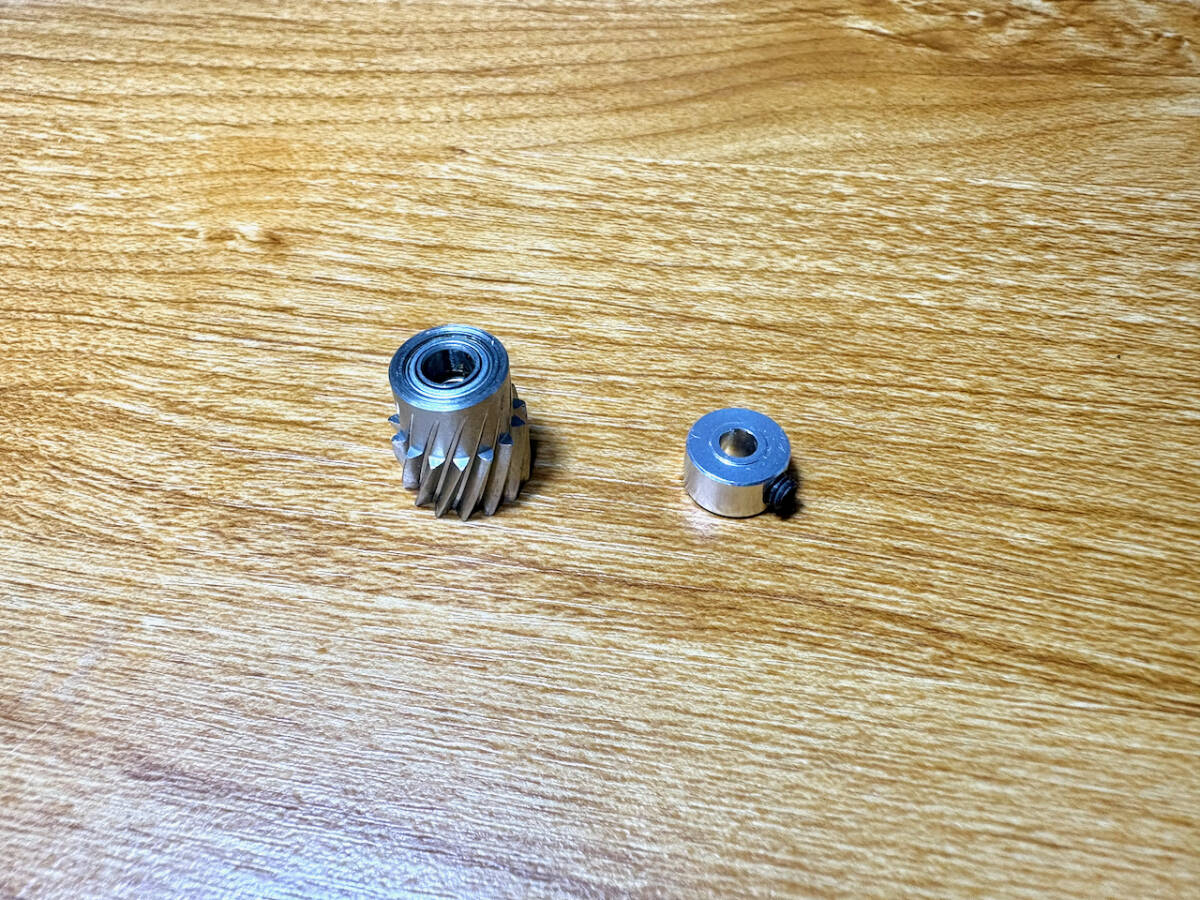 ラジコンヘリ JRPROPO Forza450専用モーターピニオンギヤ 15T 全国送料一律１８０円_画像1
