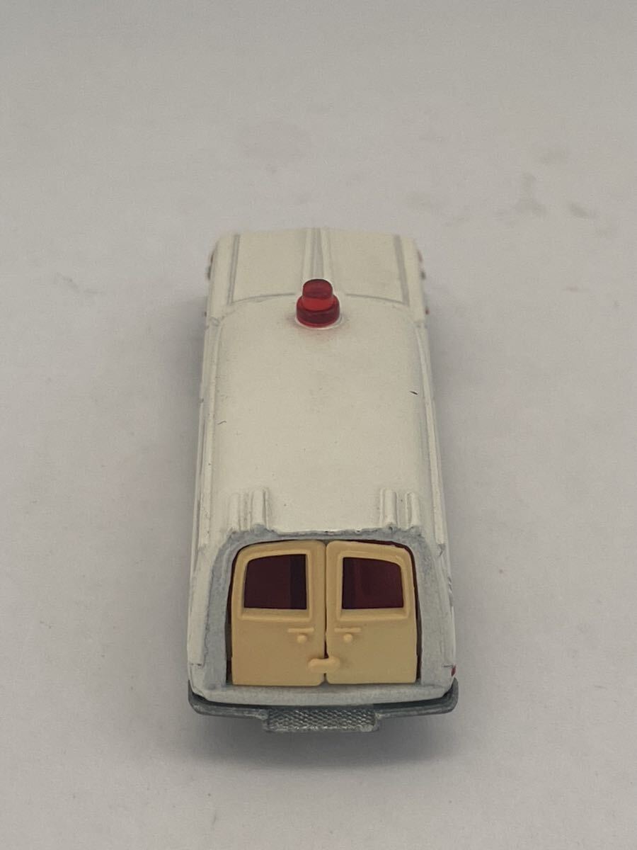 日本製トミカ 赤箱40 TOYOTA トヨタ 救急車_画像4