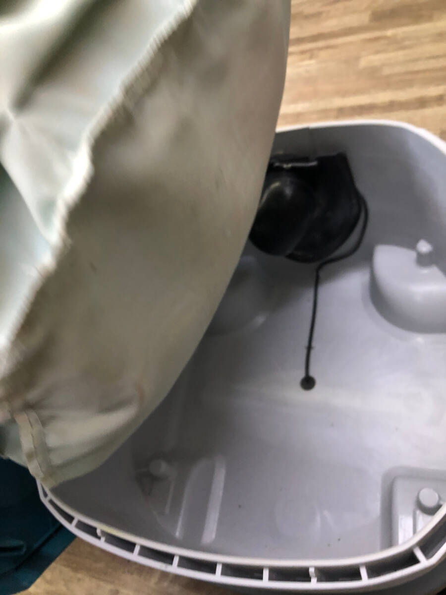 【中古品】★makita(マキタ) 集じん機(粉じん専用) 8L VC0830 / ITERVVT8PPV8_画像7